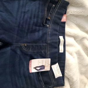 BNWT Levi pull on stretch tech jeans